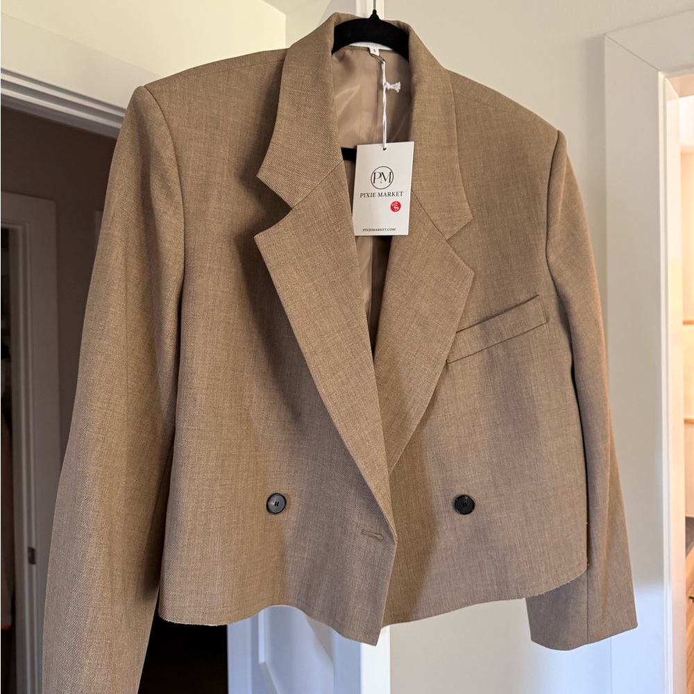 NWT Pixie Market :: Cropped Boxy Blazer (S)